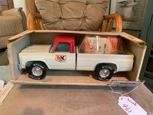 Nylint Northrup King truck with swe...