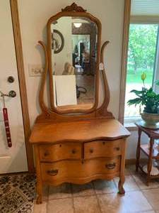 Dresser with wishbone and beveled m...