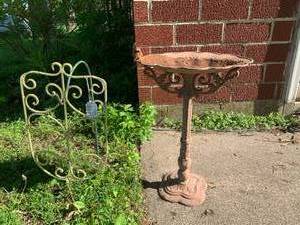 Metal bird bath, decorative metal p...