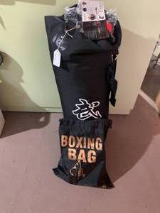 Boxingpunching bag, hanger and glo...