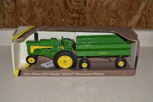 Ertl 116th scale John Deere 1958 M...