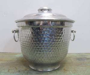 Mid Century Italian Hammered Aluminum Ice Bucket&nbsp