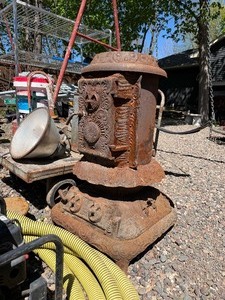 Nice Ornate Antique Hermetic Favorite Cast Iron Stove