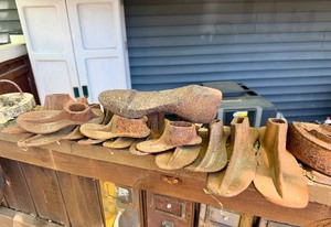Large Lot of Antique Cast Iron Feet - Cobblers tools