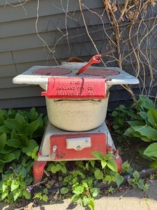 Smaller Size Old Vintage Cast Iron Stove - KING - Oakland Foundry Company