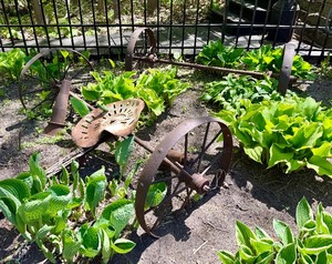 Antique Wagon Wheels wAxles &amp Seat