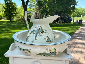 Great Looking Signed KING Art Deco Pitcher &amp Basin Set wBird Design