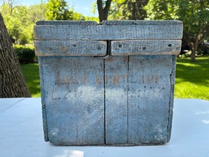 Primitive Antique Wooden Egg Crate wLid