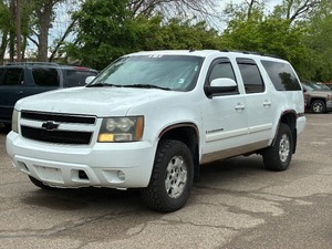 2007 CHEVROLET SUBURBAN LT 4x4  No Accidents Reported (NO RESERVE)