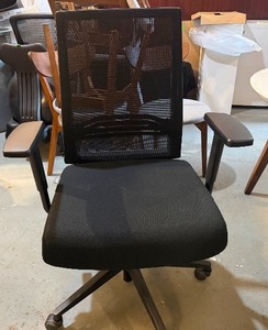 Adjustable Mesh Back Office Chair