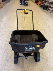 Expert Gardener Spreader