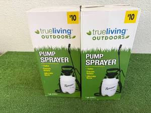 2 New 1 Gallon Pump Sprayers