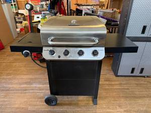 Char-Broil Propane Grill with Propane Tank & Cover