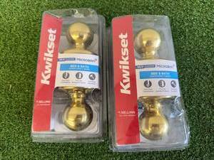 2 New Kwikset Bed & Bath Doorknobs
