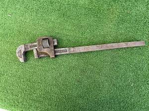24 Pipe Wrench