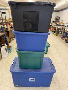 4 Totes with Lids