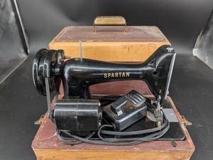 Vintage Singer Spartan 192K Back Tack Sewing Machine With Case