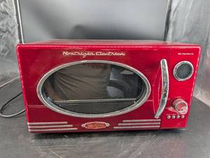 Nostalgia Electrics RetroWave Retro Series Microwave