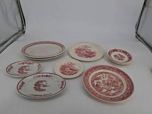 Mixed lot of red and white dishes
