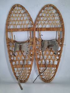 Vintage Vermont Tubbs Snowshoes 13x33 S5
