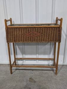 Wicker Planter Stand With Metal Liner