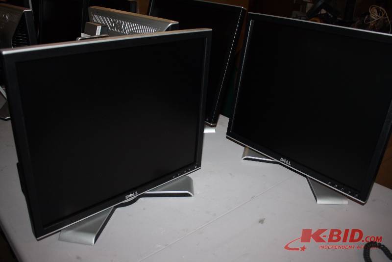 Lot of (2) Dell Computer Monitors 19 Flat Screen Adjustable Bases REV A00 CN-OFP1827161877IGB2C.