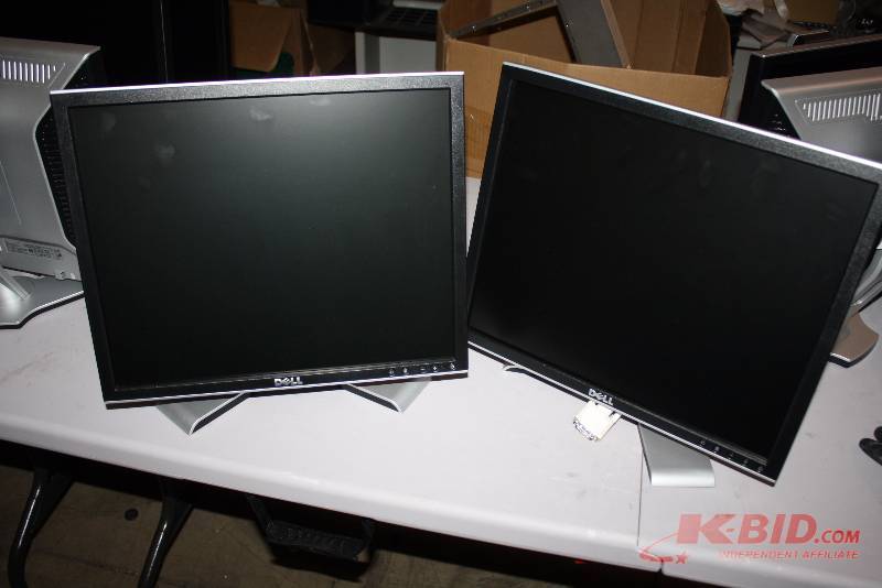 Lot of (2) Dell Computer Monitors 19 Flat Screen Adjustable Bases REV A00 CN-OFP1827161877IGB2C.