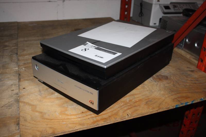 Epson Perfection V750 Pro Photo Flat Bed Printer High Pass Optics Dual Lens System Does Not Include Power Cord.