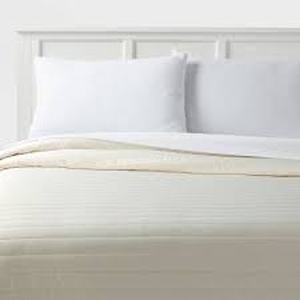TwinTwin Extra Long Satin Quilt Ivory - Room Essentials