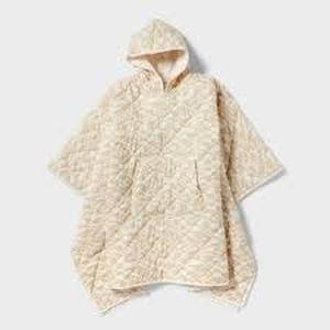 Quilted Wearable blanket White Tan, Room Essentials