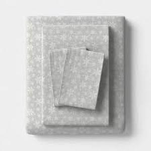 King Christmas Flannel Sheet Set Gray Snowflake - Wondershop