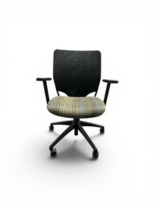 IZZY Task Chair with a black mesh back and a patterned fabric seat