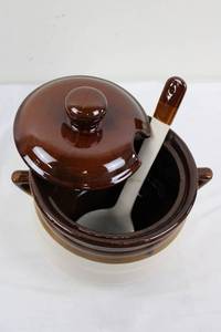 Ceramic Soup Tureen With Lid, Ladle & Trivet