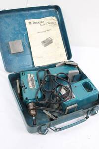Makita 6012hd Cordless Driver Drill With Dc9000 Charger & Case
