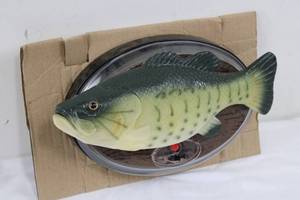 Big Mouth Billy Bass Singing Fish Wall Mount - (New, Works)