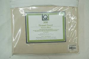 New Queen Sheet Set. 300 Thread Count