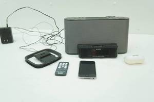 Apple iPod touch 8GB, Sony Dream Machine iPod Docking Station
