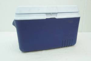 Rubbermaid Cooler