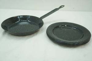 Enamelware Plates 4ct and Frying Pan