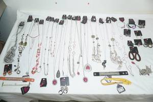 Paparazzi Fashion Jewelry. Necklace & Earring Sets, Bracelets, Earrings