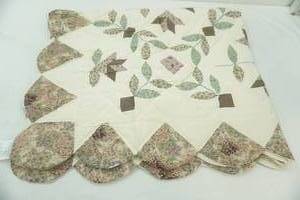 Lap Quilt. Like New Condition.