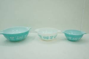 Vintage Pyrex Amish Butterprint Cinderella Mixing Bowls