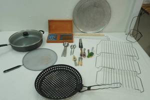 Kitchenware Lot Teflon Frying pan wlid and grease screen, pizza pan, steak knives, cooling racks and more
