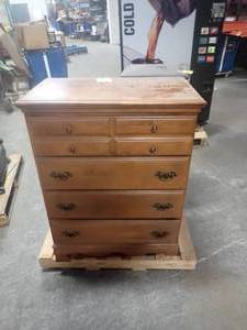 vintage dresser some small nicks , from the 1970s would be great for someone who refinished cabinets.&nbsp