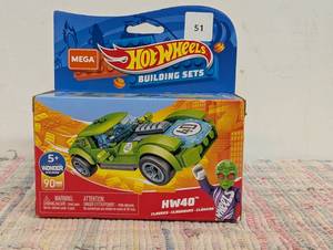 Hot Wheels Mega HW40 Vehicle Building Set - 90 Piece