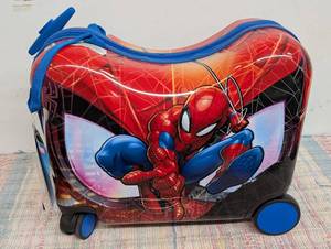 Spider-Man Carry On Spinner Hardside Ride On Suitcase - Red