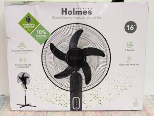 Holmes 16 Blade Breeze Manual Stand Oscillating Fan Black