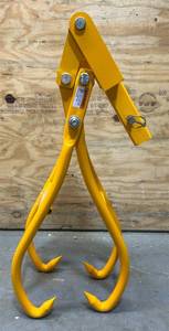  Roughneck Log Lifting Tongs, 36in. Diameter, 3,300-Lb. Capacity Msrp $199.99
