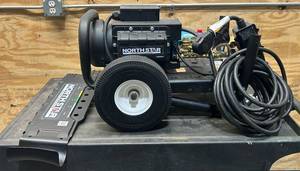 NorthStar Electric Cold Water Total StartStop Pressure Washer, 3000 PSI, 2.5 GPM, 230 Volts #1571103 Msrp $1,599.99