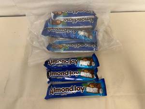 12x Almond Joy Candy Bars